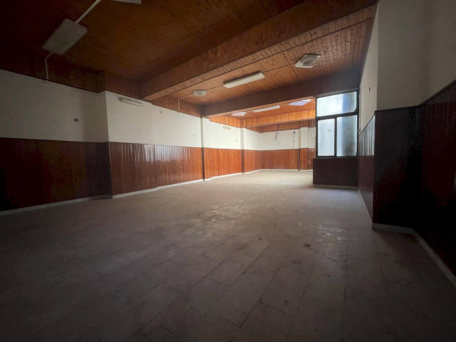 Foto 4 - Negozio VIA MAZZOCCHI
 
23, Caserta - foto 3