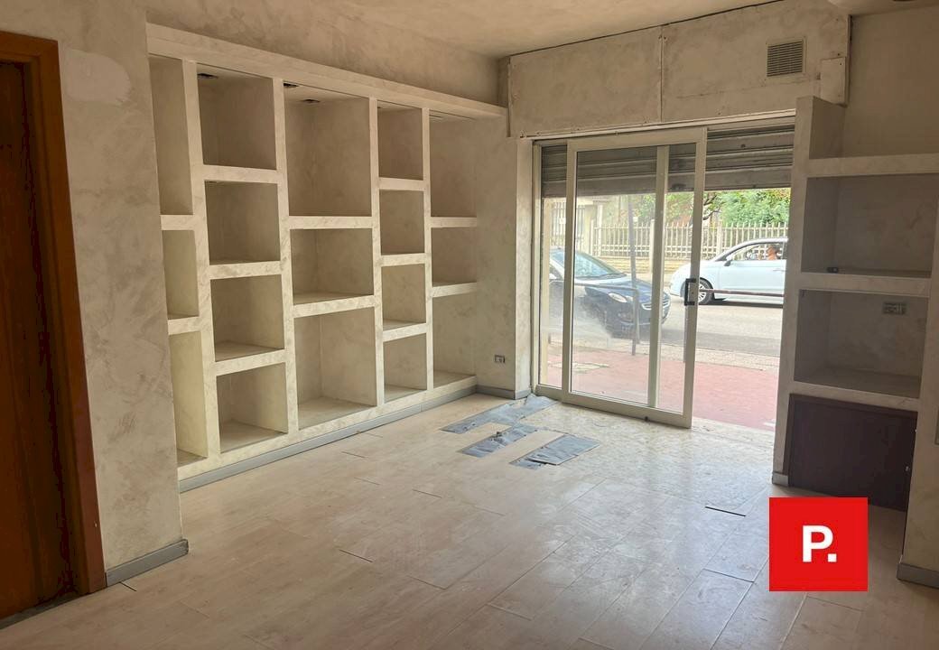 Foto 2 - Locale Commerciale via e. caruso
 
34, Caserta - foto 2