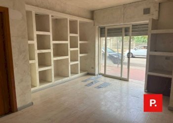 Foto 2 - Locale Commerciale via e. caruso
 
34, Caserta - foto 2