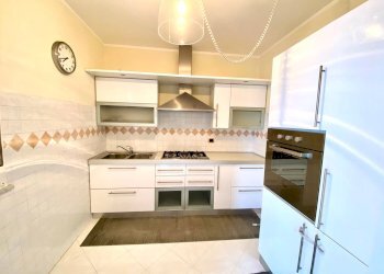 Cucina - Quadrilocale Via Fratelli Cervi, Viareggio - foto 2