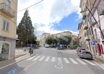 Foto 1 - Locale Commerciale P.zza Cesare Battisti, Campobasso - foto 1