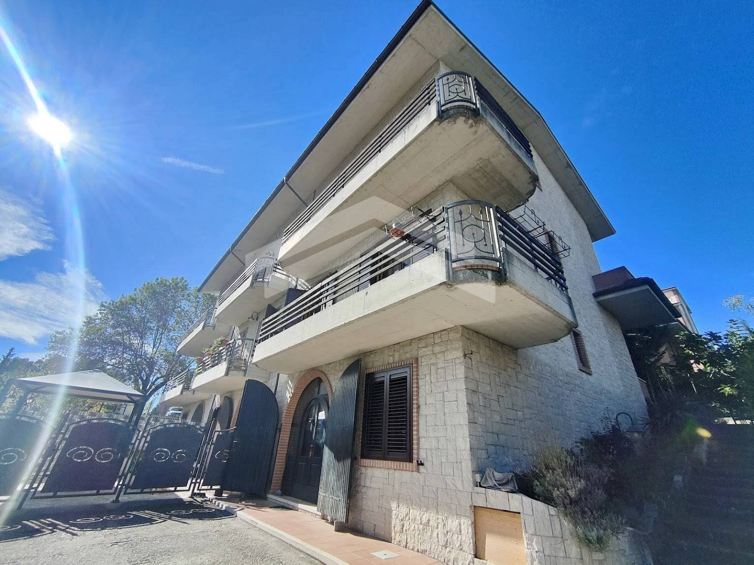 Foto 1 - Villa a Schiera Via Mons. Fusco
 
2, Campobasso - foto 1