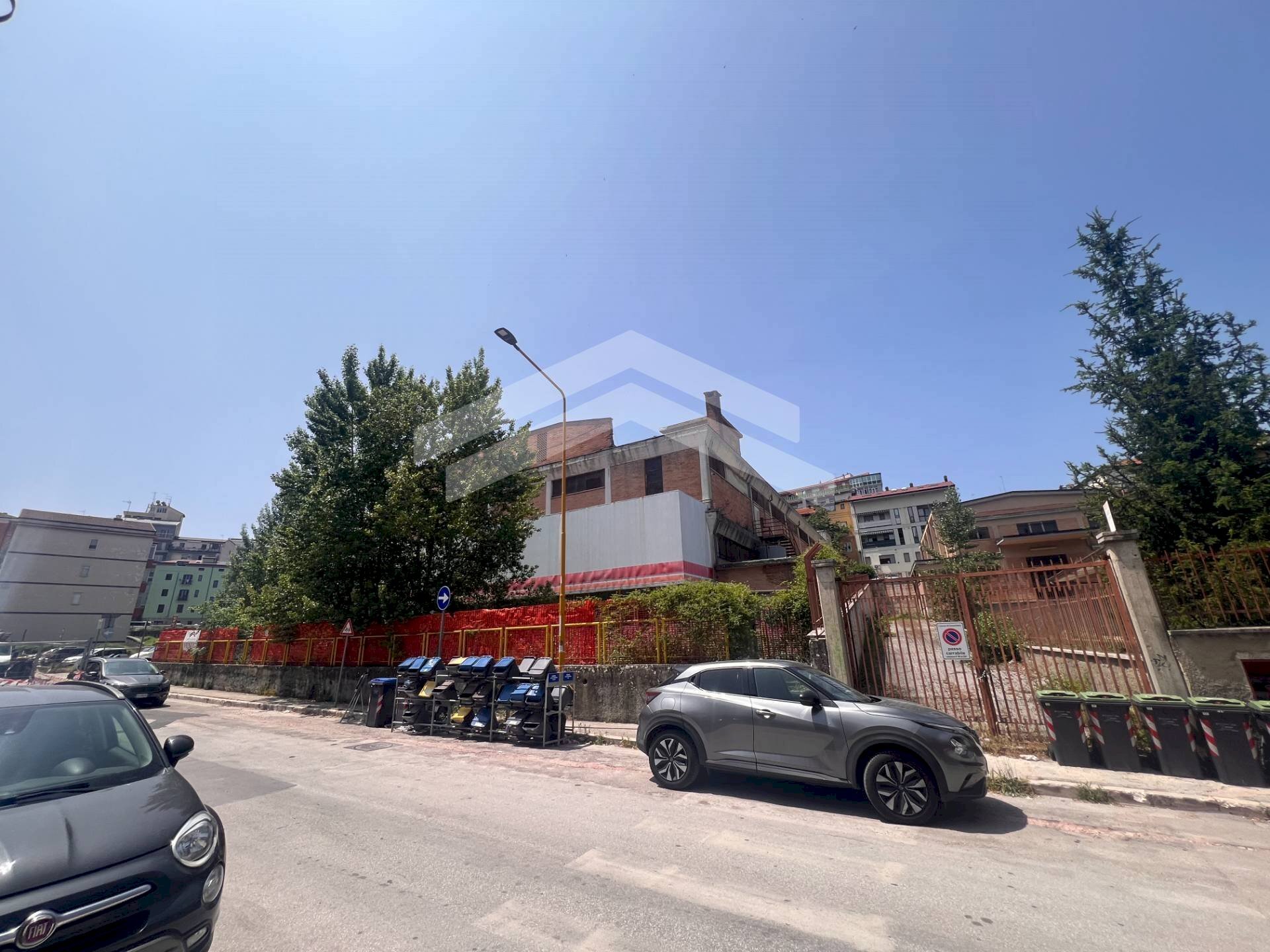 Foto 3 - Locale Commerciale Via D'Amato
 
6-8-10-12, Campobasso - foto 3