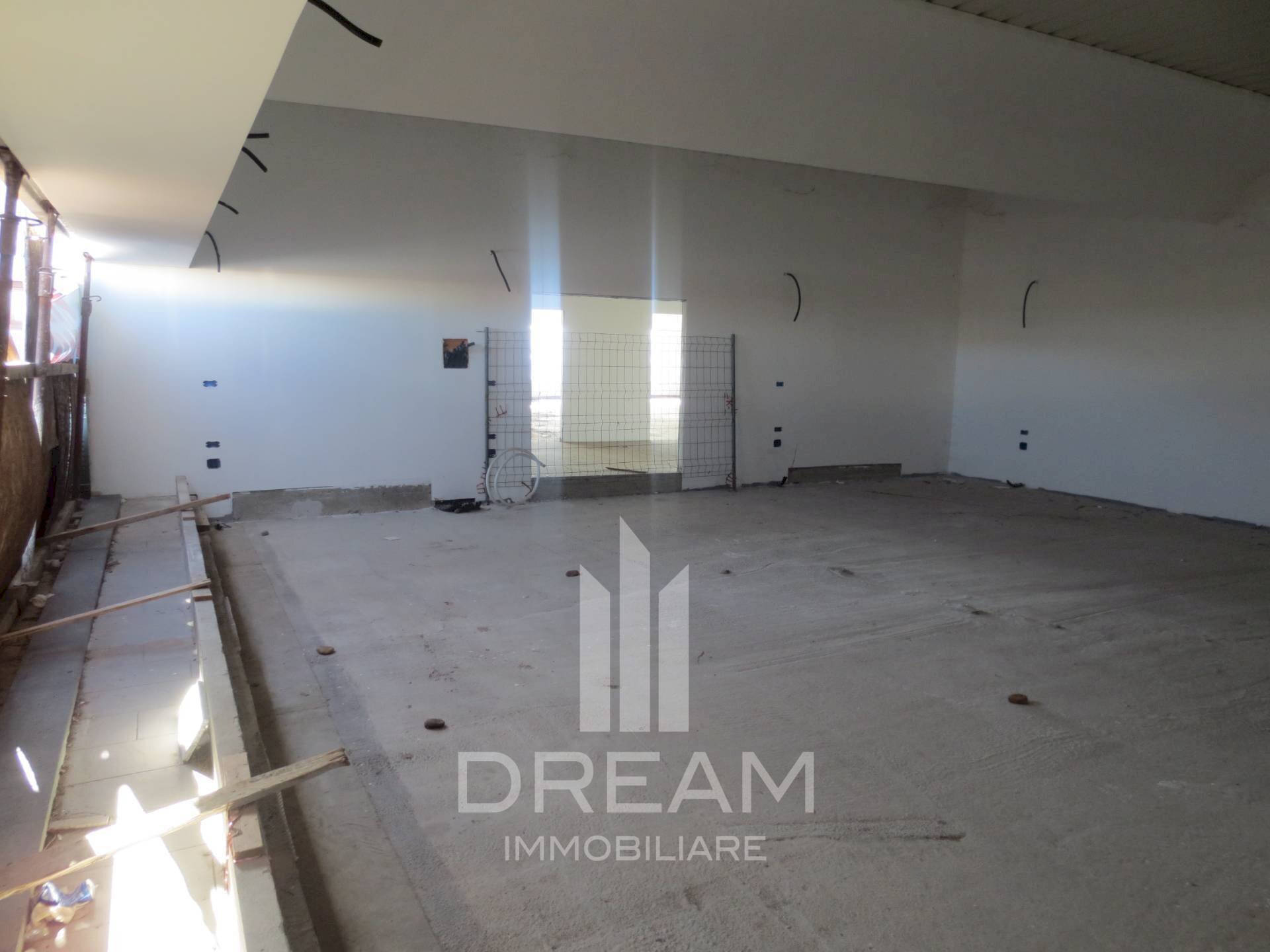 Foto 3 - Locale Commerciale via Livatino, Quartu Sant'Elena - foto 3