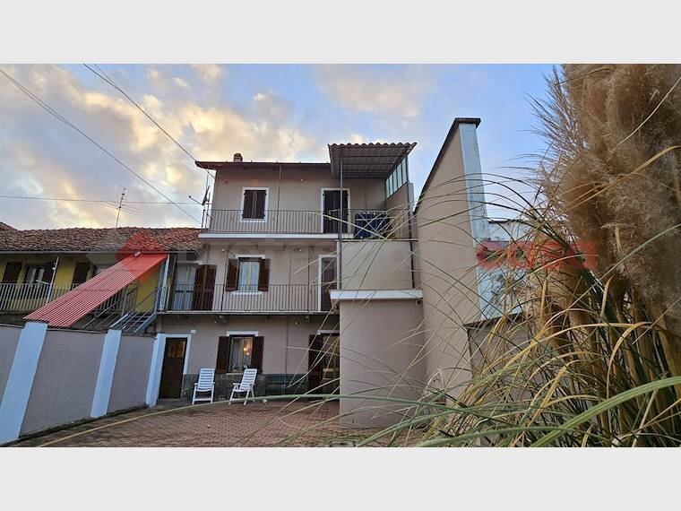 Independent house via Torino, 25, Vigone - photo 2