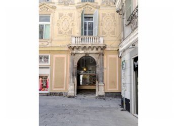 Locale Commerciale Via Luccoli, Genova (zona Centro Storico) - foto 2