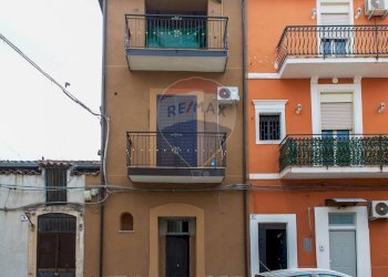 Edificio all\'aperto - Casa semi indipendente Via Gismondo
 
58, Catania - foto 1