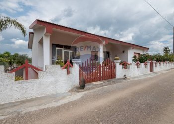 Casa all\'aperto - Villa C/da Bosco di Mezzo, Caltagirone - foto 11