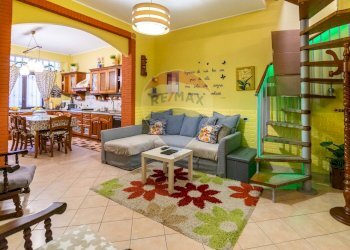 Sala da pranzo - Apartment Via grotta del signore
 
11, San Pietro Clarenza - photo 22