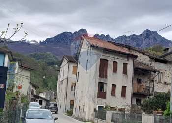 Edificio all\'aperto - Casa indipendente Via Ertele
 
1, Valli del Pasubio - foto 10