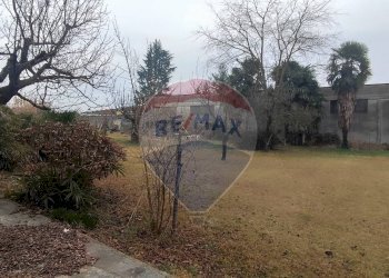 Giardino - Appartamento via caduti angeresi
 
23, Angera - foto 3