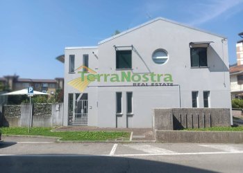 \nFoto 1\n - Casa indipendente VIA PADRE VITTORIO GIURIN
 
6, Maniago - foto 1