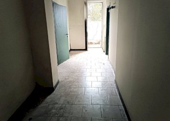 Dettagli interno - Magazzino corso Potenza, 6, Torino - foto 9