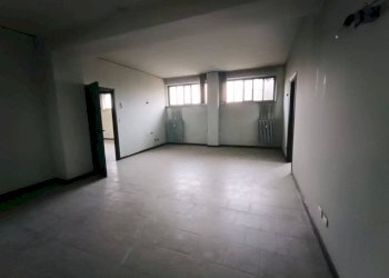 Dettagli esterno - Magazzino corso Potenza, 6, Torino - foto 10