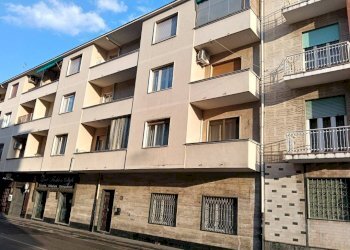 Facciata - Quadrilocale via Castellazzo, 27, Orbassano - foto 1