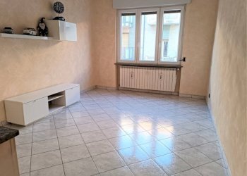 Soggiorno - Four-room apartment via Castellazzo, 27, Orbassano - photo 4