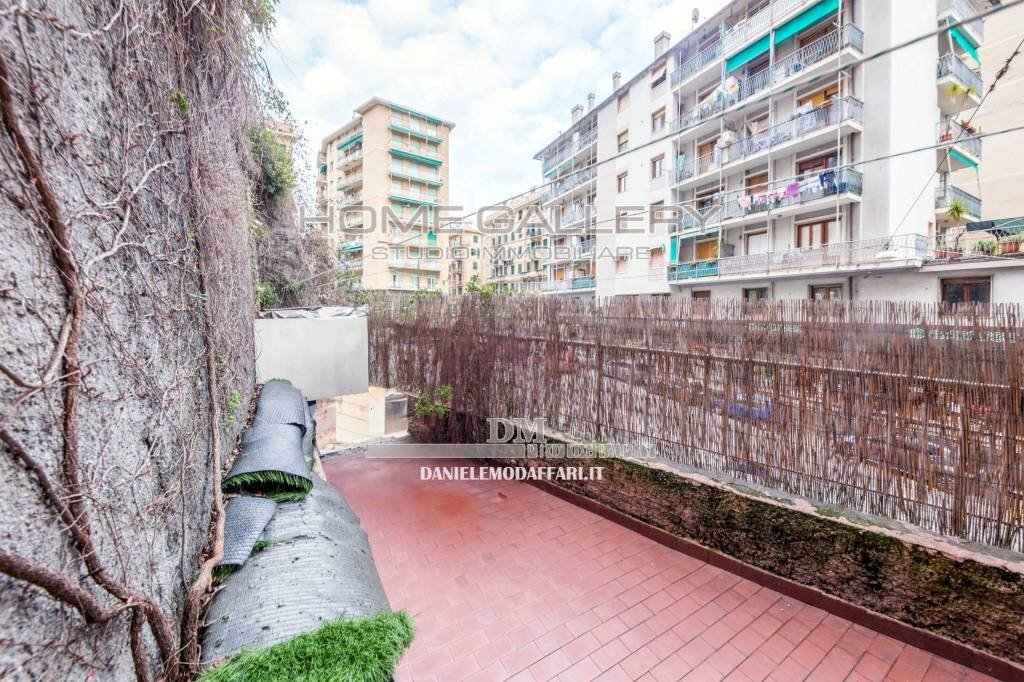 Dettagli - Two-room apartment largo Augusto Merlo, Genova (neighborhood Marassi) - photo 1