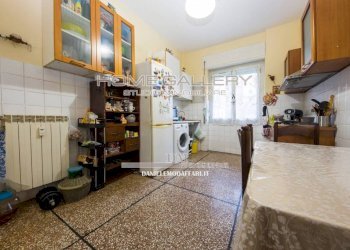 Dettagli - Bilocale largo Augusto Merlo, Genova (zona Marassi) - foto 7