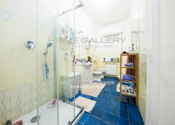 Dettagli - Bilocale largo Augusto Merlo, Genova (zona Marassi) - foto 8