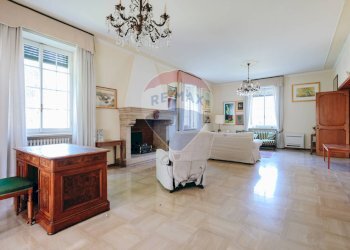 Villa Via XXIV Maggio, 10 
 Paratico, Paratico - photo 9