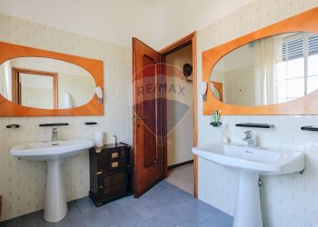 Villa Via XXIV Maggio, 10 
 Paratico, Paratico - photo 20