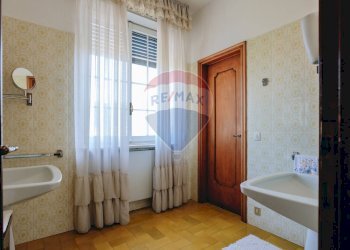 Villa Via XXIV Maggio, 10 
 Paratico, Paratico - photo 27