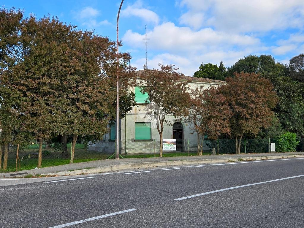 Portion of a house Via Fiumazzo, Russi - photo 1