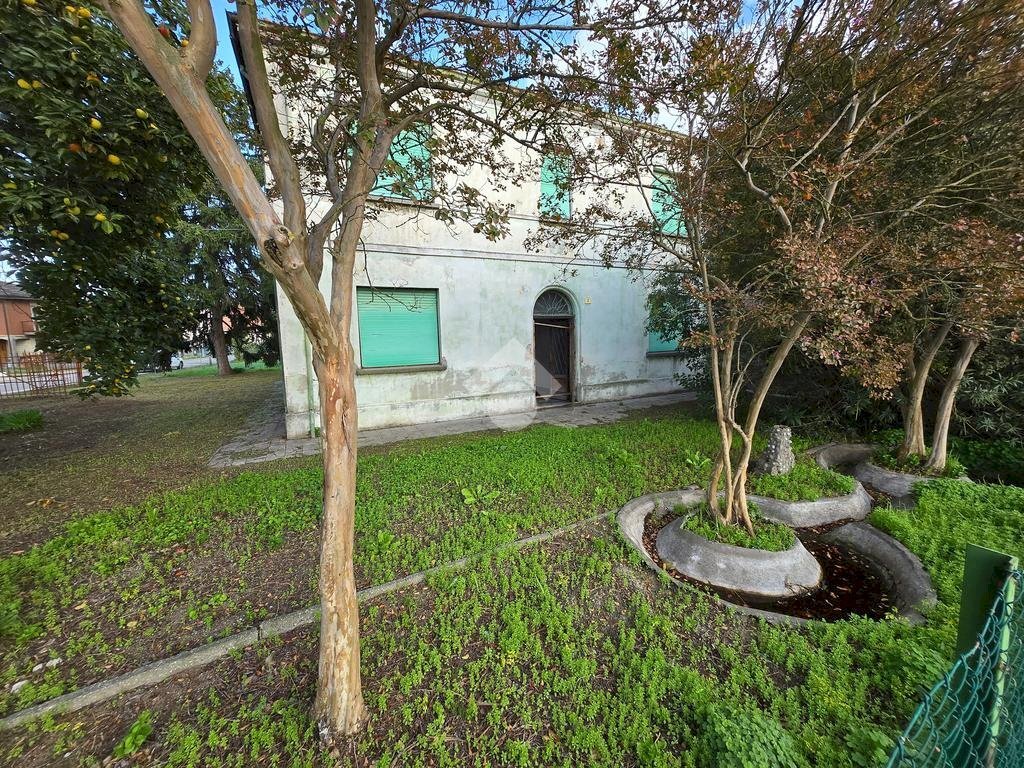 Portion of a house Via Fiumazzo, Russi - photo 2