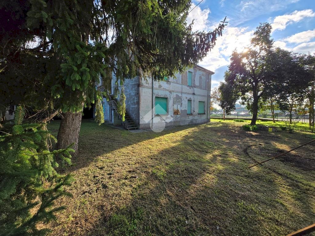 Portion of a house Via Fiumazzo, Russi - photo 2