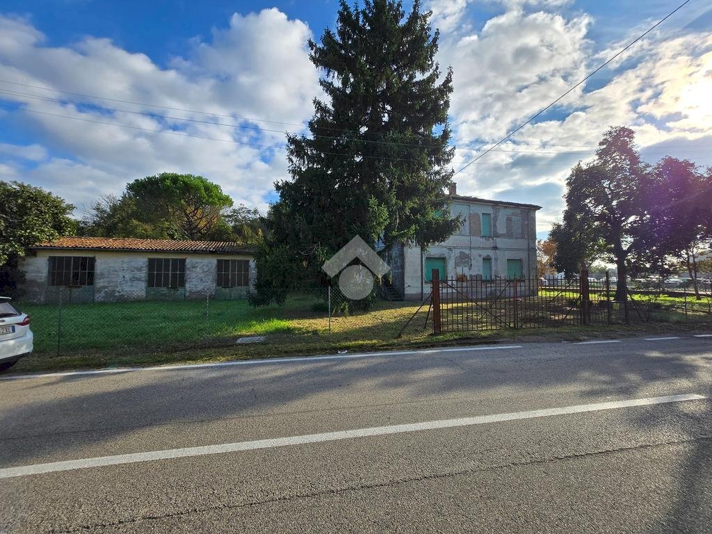 Portion of a house Via Fiumazzo, Russi - photo 2