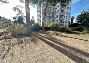 Foto 5 - Quadrilocale via Corrado Giaquinto
 
1, Lecce - foto 5