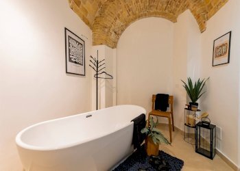 Foto 1 - Commercial Premises PIAZZA MATTEOTTI, Chieti - photo 1