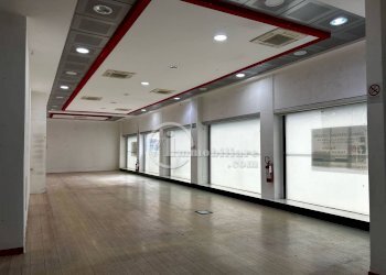 Foto 1 - Negozio Via Giambellino
98, Milano - foto 1