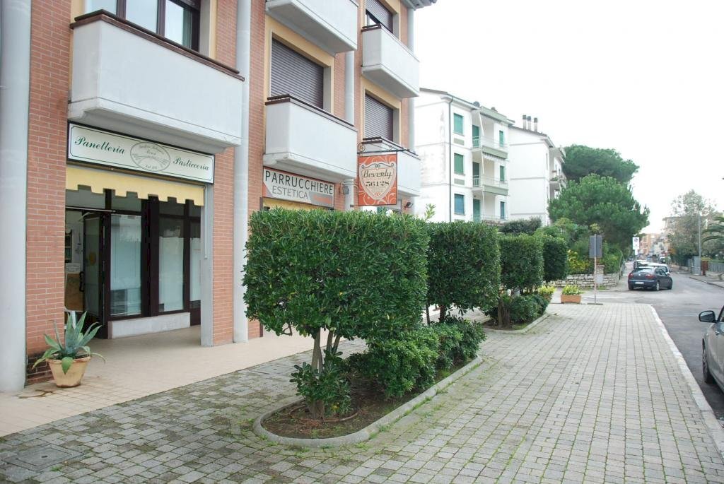 Foto 1 - Commercial Premises Via Degli Oleandri
 
59, Pisa - photo 1