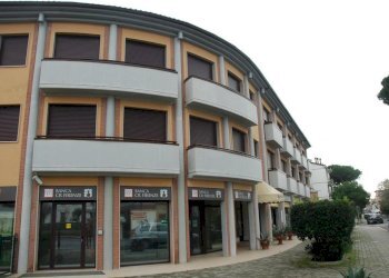 Foto 2 - Commercial Premises Via Degli Oleandri
 
59, Pisa - photo 2