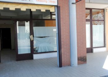 Foto 5 - Commercial Premises Via Degli Oleandri
 
59, Pisa - photo 5