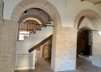 Foto 16 - Casa indipendente Roccafluvione - foto 16