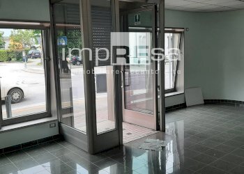 INTERNO - Locale Commerciale Via Olimpia, Paese - foto 3