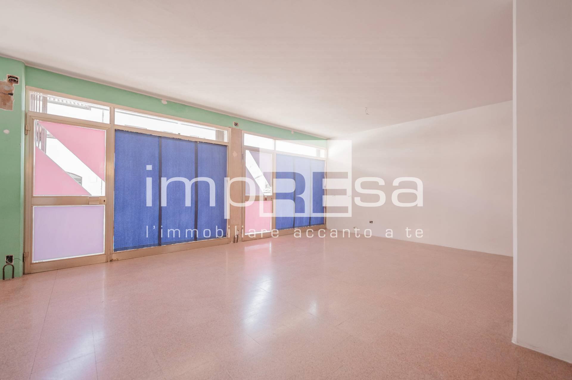 Foto 2 - Negozio via Europa Unita, Paese - foto 2