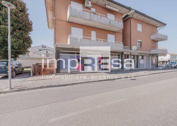 Foto 8 - Negozio via Europa Unita, Paese - foto 8