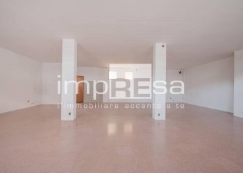 Foto 14 - Negozio via Europa Unita, Paese - foto 14