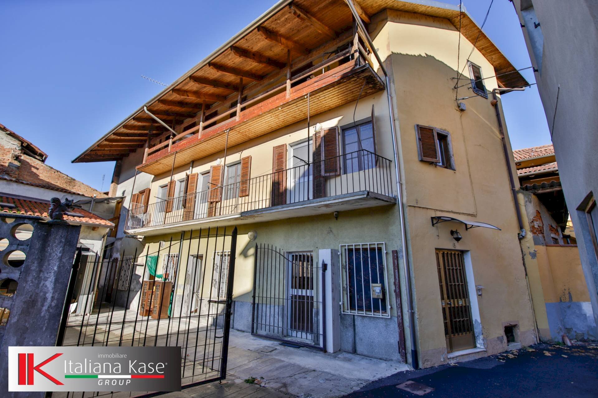 Foto 1 - Casa semi indipendente piazza caduti
 
6, Vestignè - foto 1