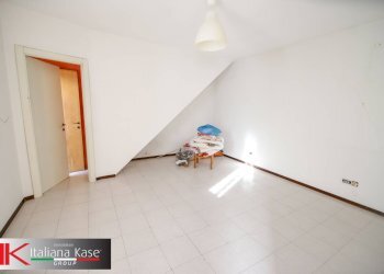 Foto 22 - Casa semi indipendente piazza caduti
 
6, Vestignè - foto 22