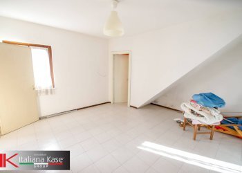 Foto 23 - Casa semi indipendente piazza caduti
 
6, Vestignè - foto 23