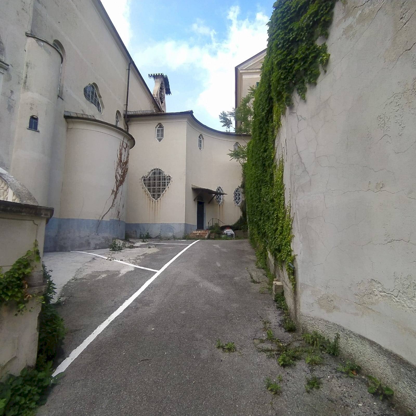 Posto auto - Box Via Byron
 
15 rosso, Genova - foto 1