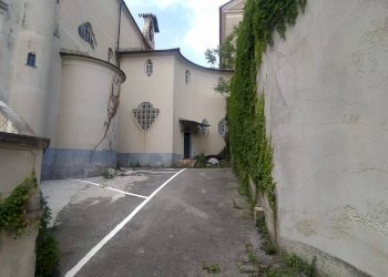 Posto auto - Box Via Byron
 
15 rosso, Genova - foto 1