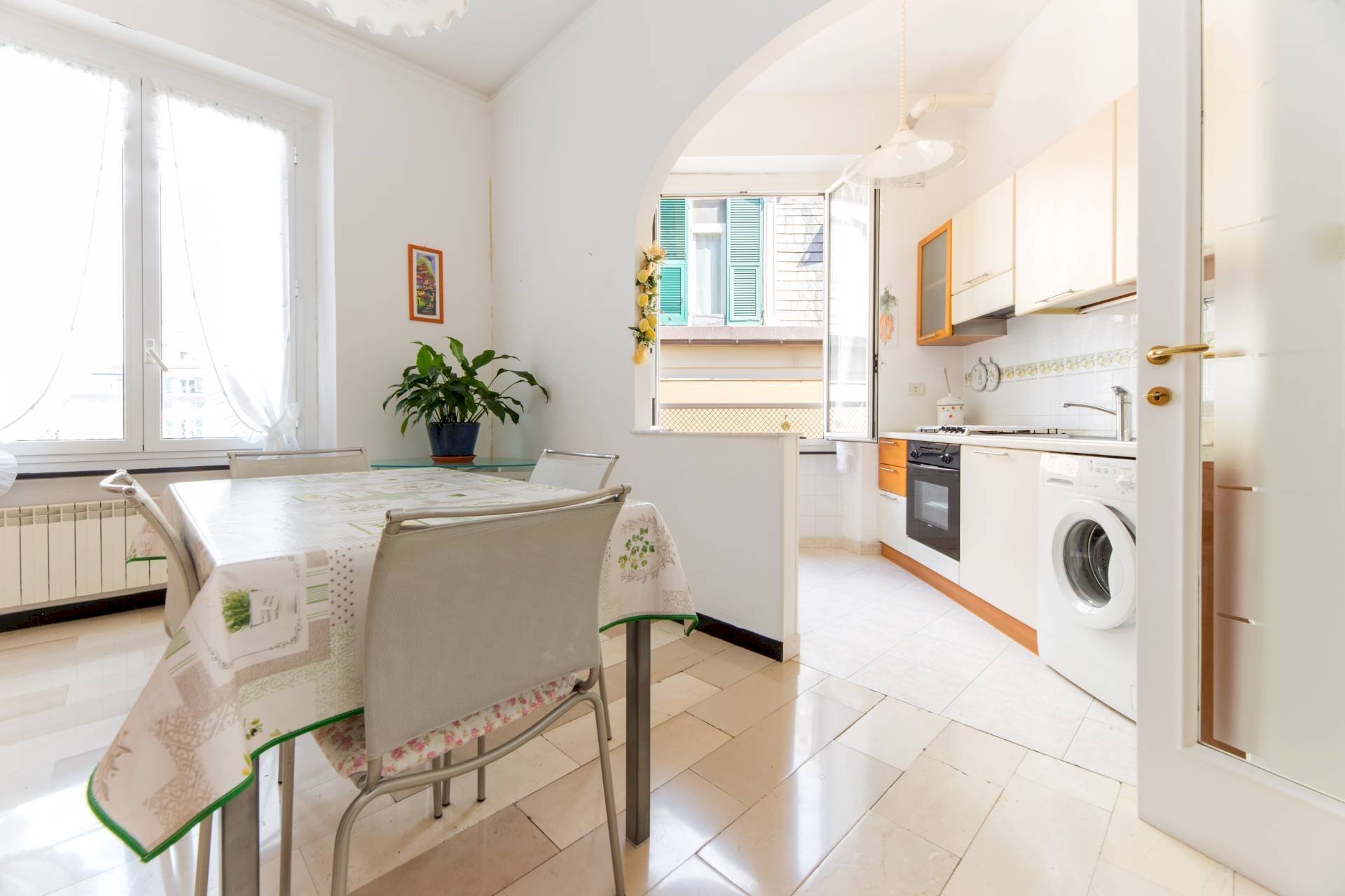 Foto 2 - Three-room apartment Piazza Colombo
2 A, Genova - photo 2