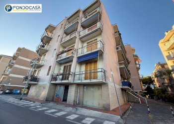 Foto 1 - Box Via Amalfi, Loano - foto 1