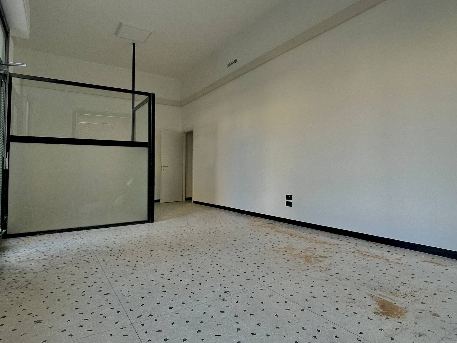 Foto 2 - Attività Commerciale Via Matteotti, Celle Ligure - foto 2