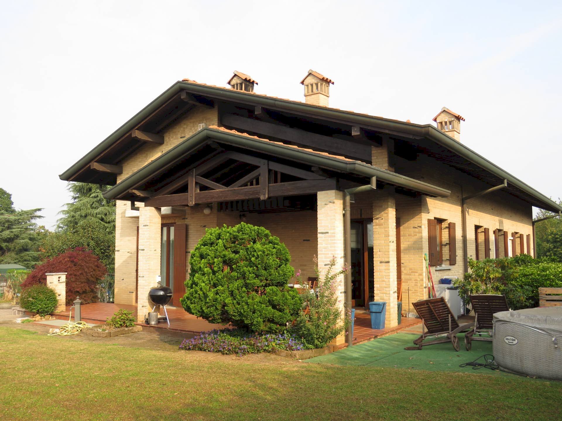 Foto 2 - Villa via monastero
 
65, Besana in Brianza - photo 2